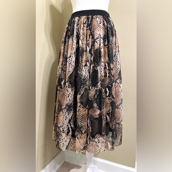 New with out tags womens zara Midi Skirt with Animal Print - Picture 5 of 7